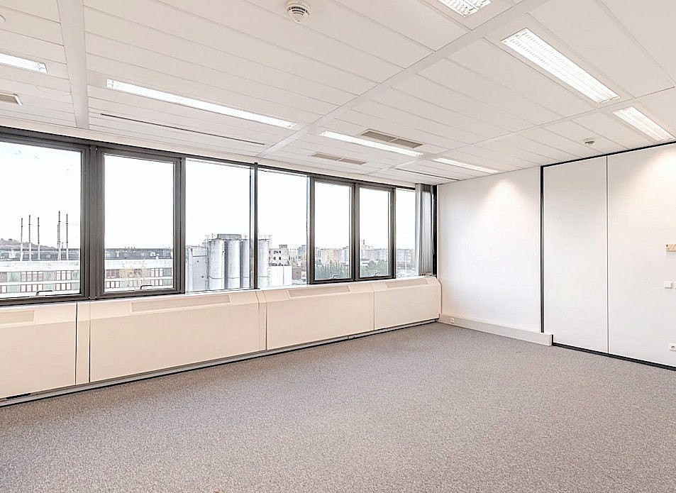 Pronájem kanceláře 137 m² – fotografie 3