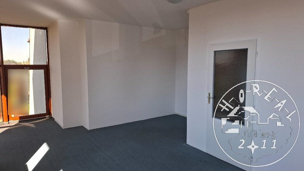 Pronájem obchodních prostor 27 m²