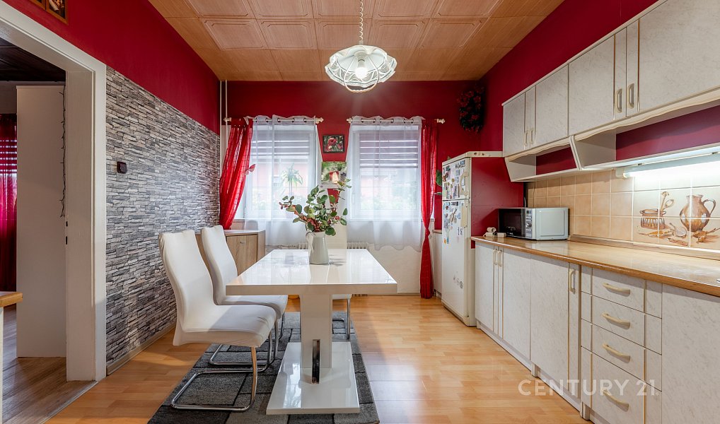 Prodej domu 196 m² s pozemkem 932 m², Tachov – náhled fotky 10