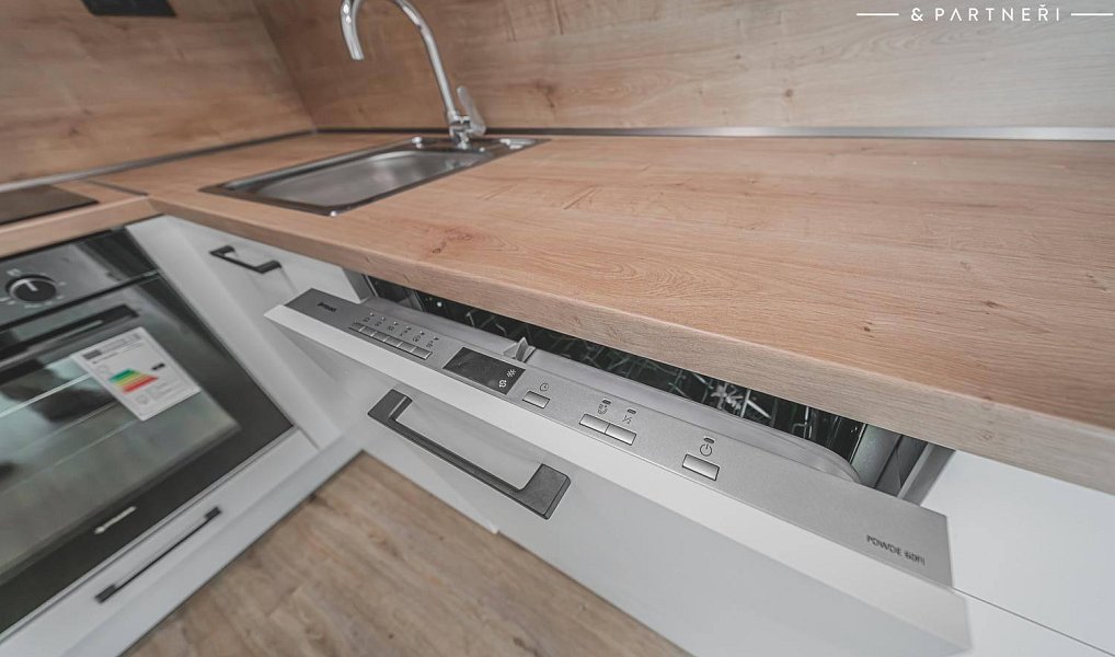 Pronájem bytu 2+kk 60 m², Hradec Králové – náhled fotky 3