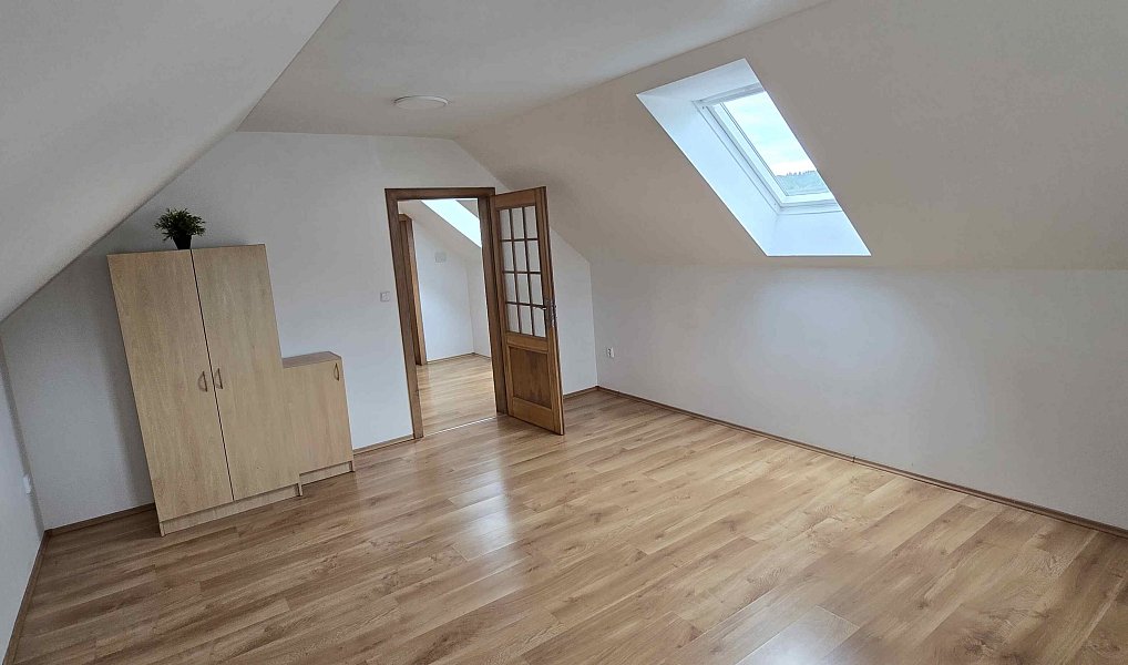 Pronájem domu 130 m² s pozemkem 200 m², Osek – náhled fotky 17