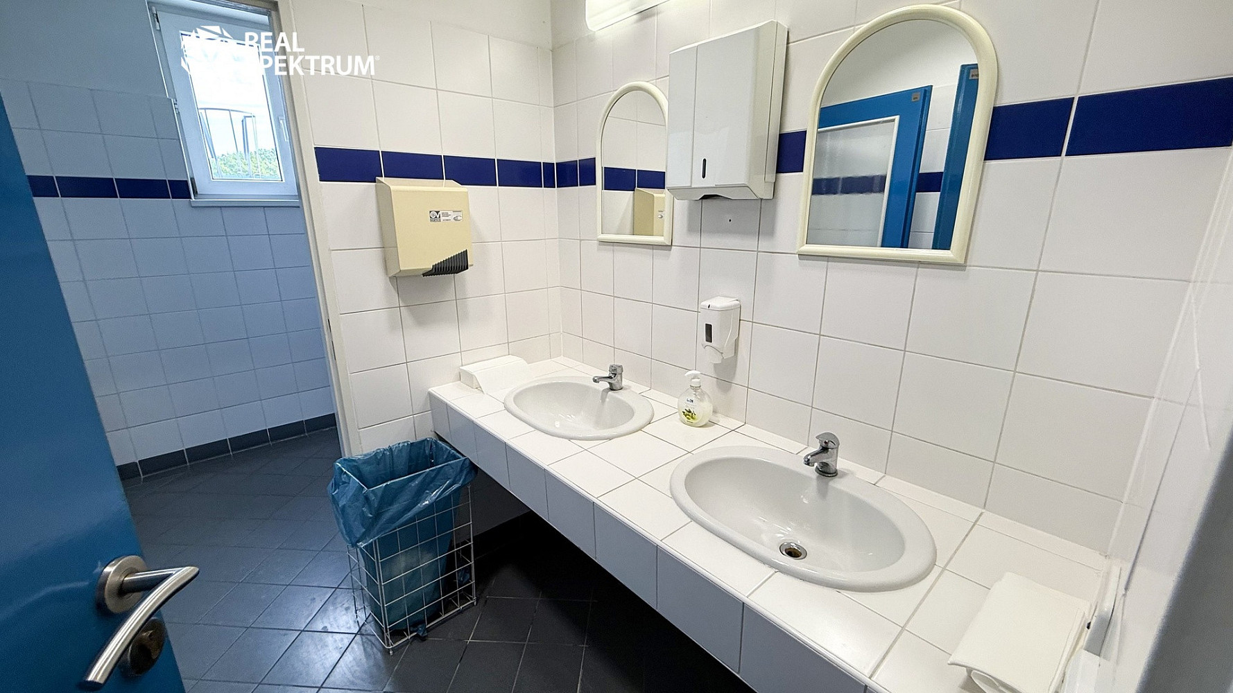 Pronájem kanceláře 143 m² – fotografie 5