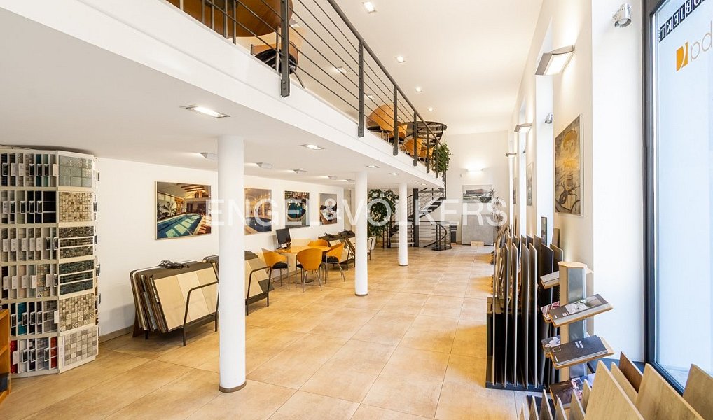 Pronájem obchodních prostor 364 m², Praha – náhled fotky 2