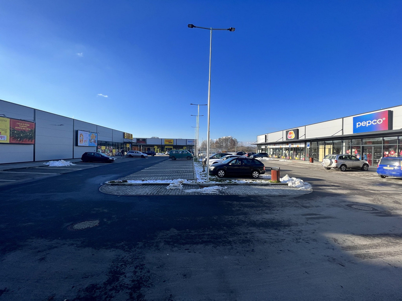 Krátkodobé pronájmy v rámci Retail park Hluboká – pohled 2