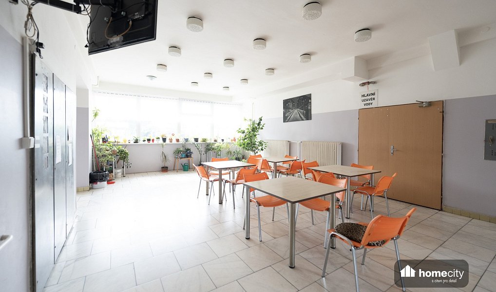 Prodej ubytovacího objektu 1 660 m², Hradec Králové – náhled fotky 4