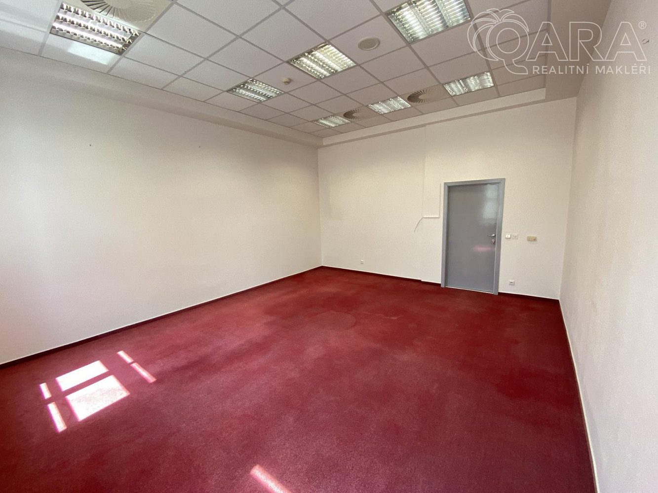 Pronájem kanceláře 29 m² – fotografie 4
