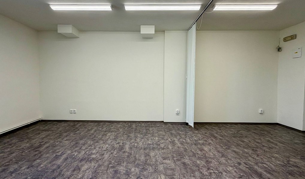 Pronájem obchodních prostor 37 m², Frenštát pod Radhoštěm – náhled fotky 4