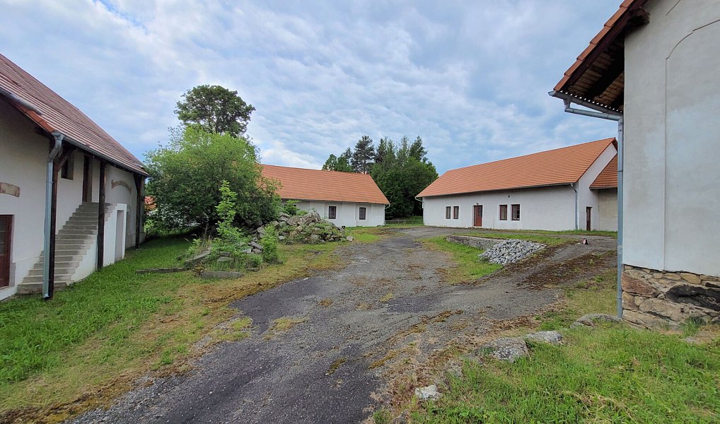 Prodej zemědělského objektu 1 005 m², Sedlec-Prčice – náhled fotky 3