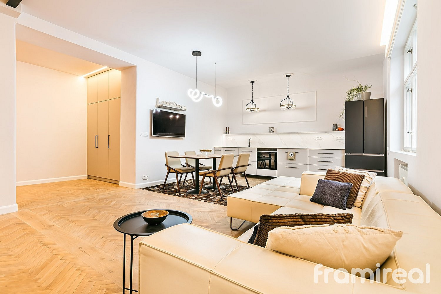 Pronájem bytu 3+kk 97 m² — photo 3