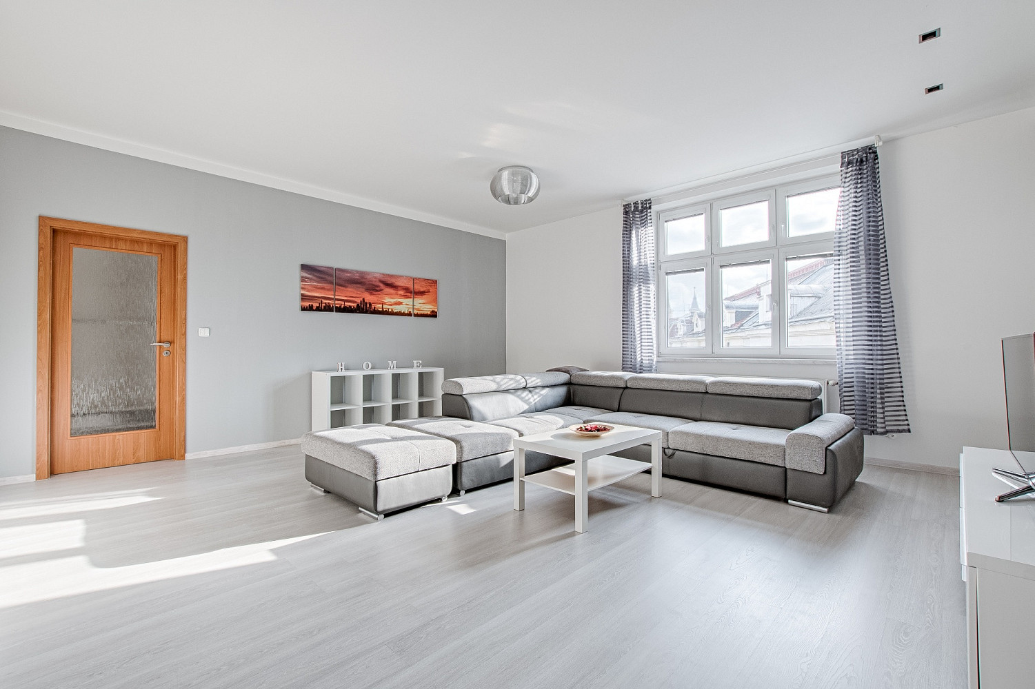 Pronájem bytu 4+1 122 m² — photo 3