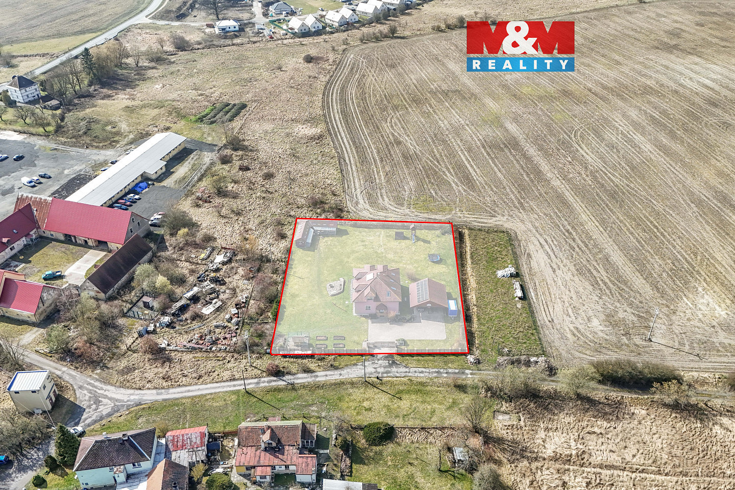 Prodej domu 180 m² s pozemkem 2 962 m²