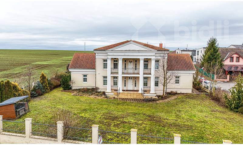 Prodej domu 485 m² s pozemkem 2 421 m²