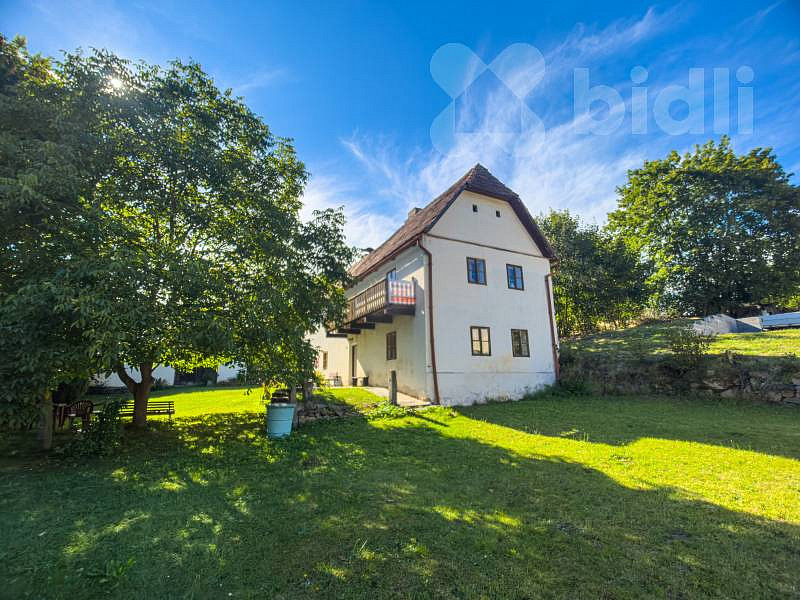 Prodej domu 154 m² s pozemkem 1 012 m²