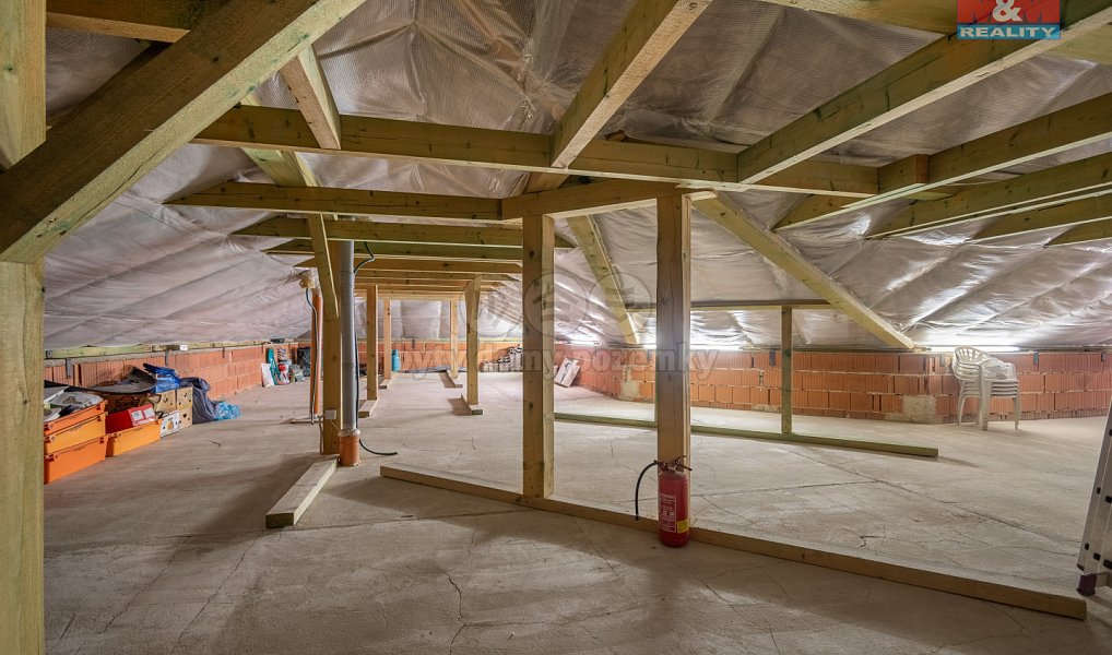 Prodej domu 196 m² s pozemkem 1 242 m², Václavice – náhled fotky 22