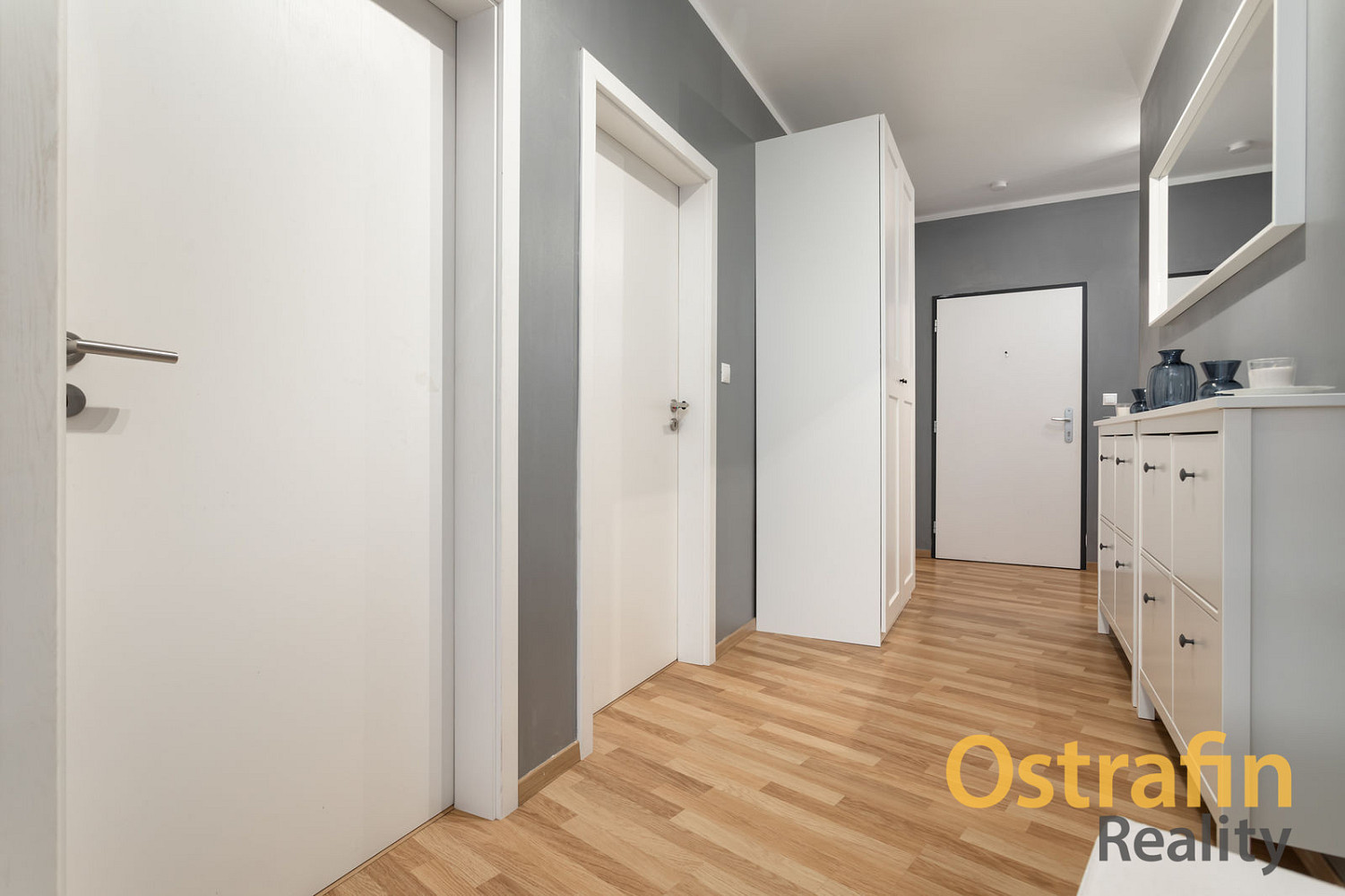 Pronájem bytu 4+kk 92 m² — photo 2