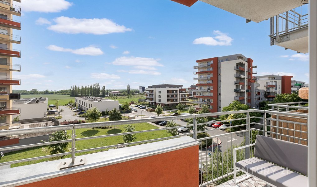 Prodej bytu 1+kk 37 m², Praha – náhled fotky 2