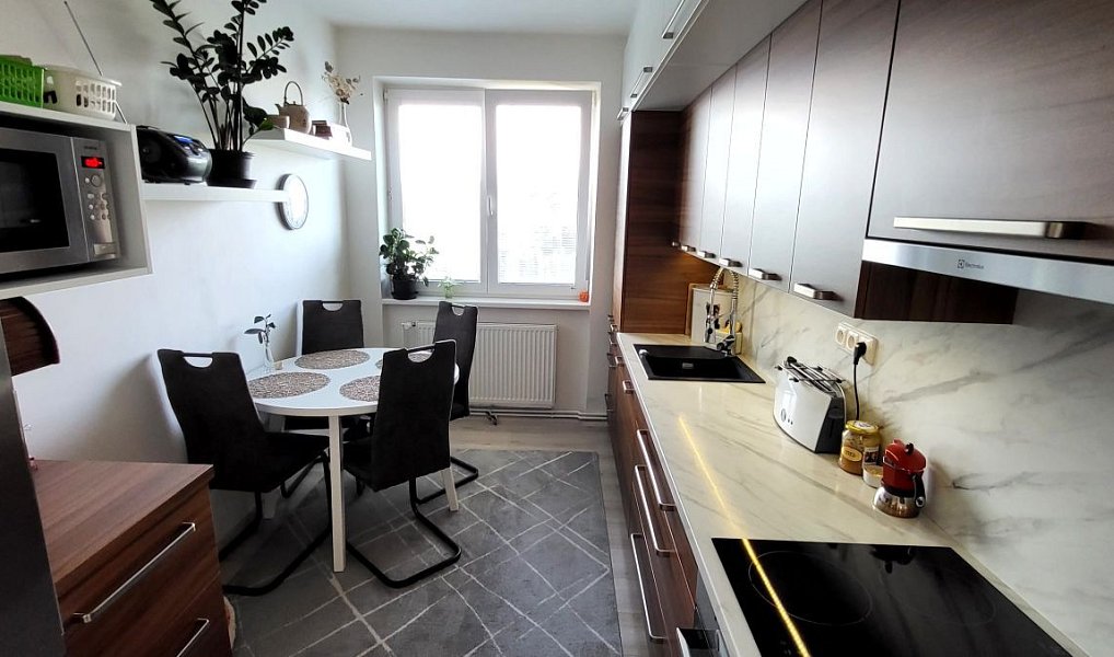 Pronájem bytu 3+1 90 m², Nový Jičín – náhled fotky 2