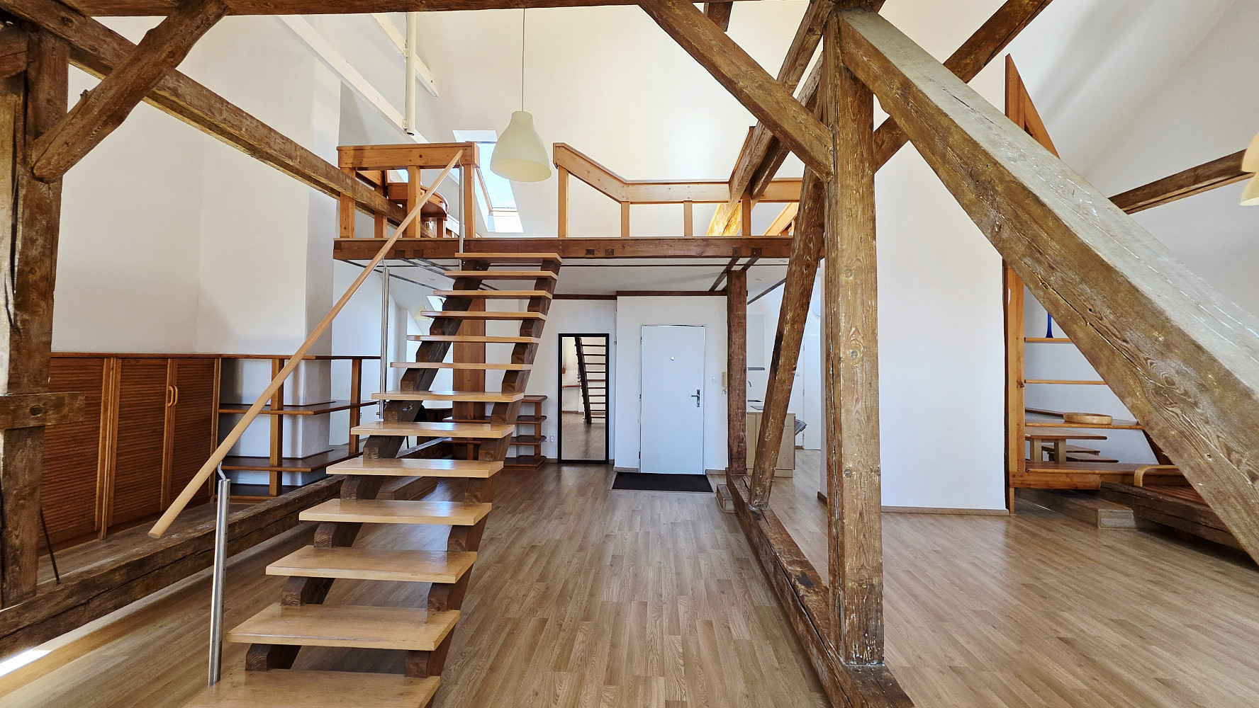 Pronájem kanceláře 106 m²