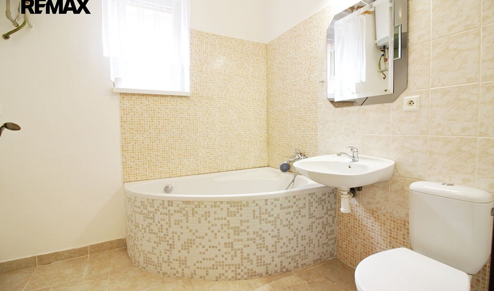Prodej domu 172 m² s pozemkem 312 m², Žatec – náhled fotky 16