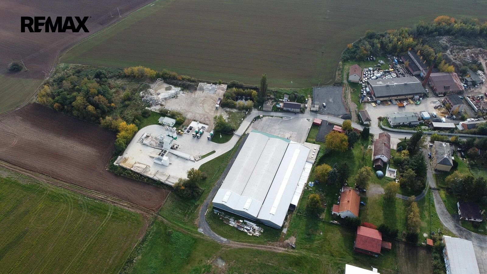 Pronájem komerčního pozemku 1 100 m² – fotografie 5