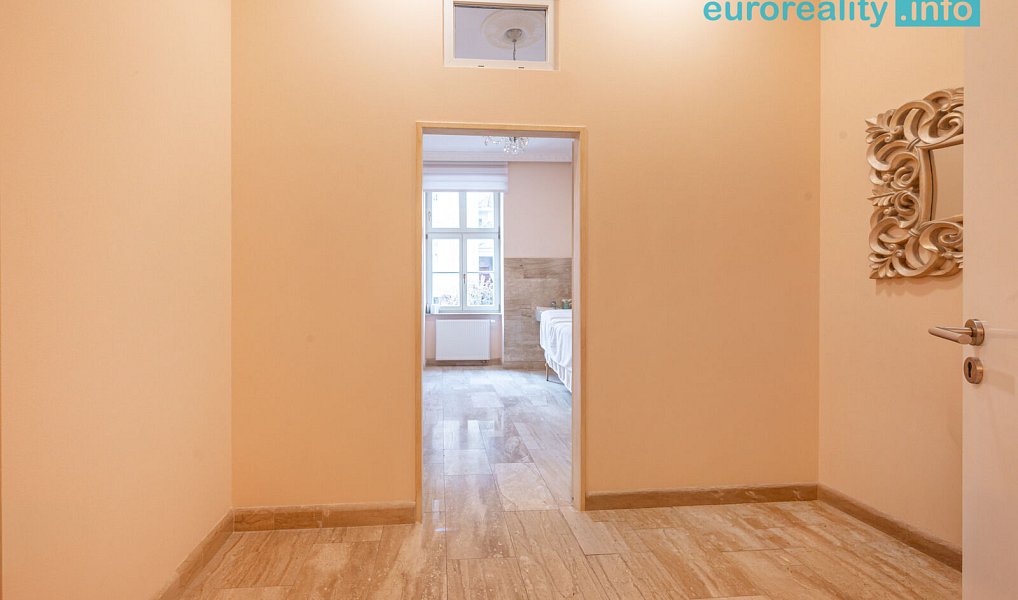 Pronájem obchodních prostor 20 m², Karlovy Vary – náhled fotky 2