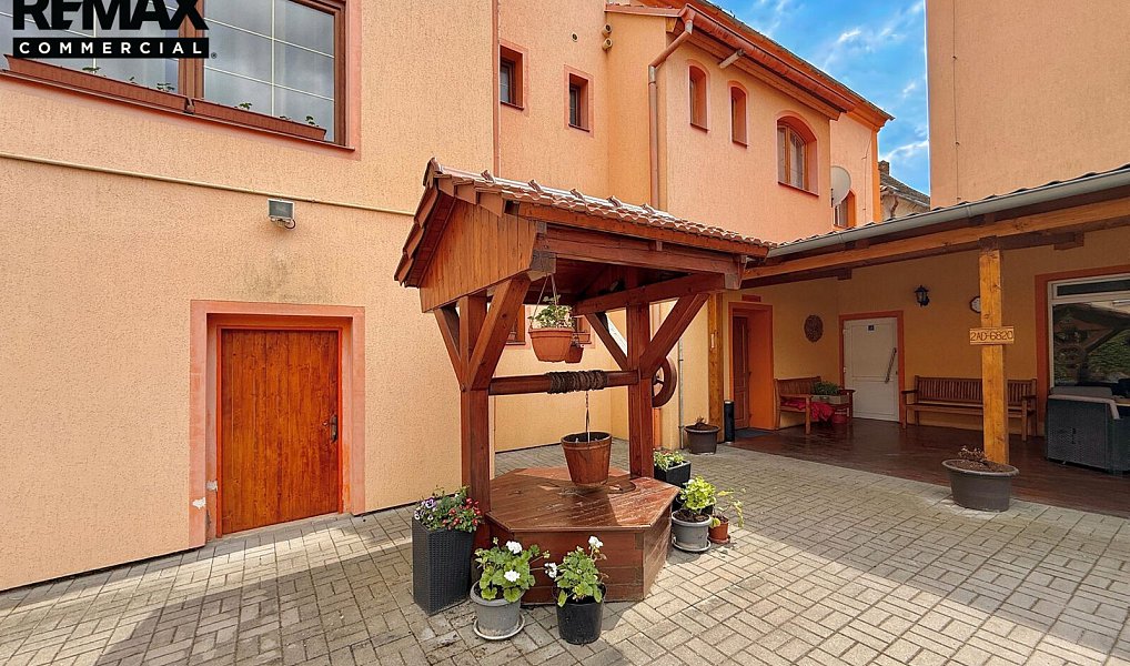 Prodej ubytovacího objektu 1 360 m², Blšany – náhled fotky 12