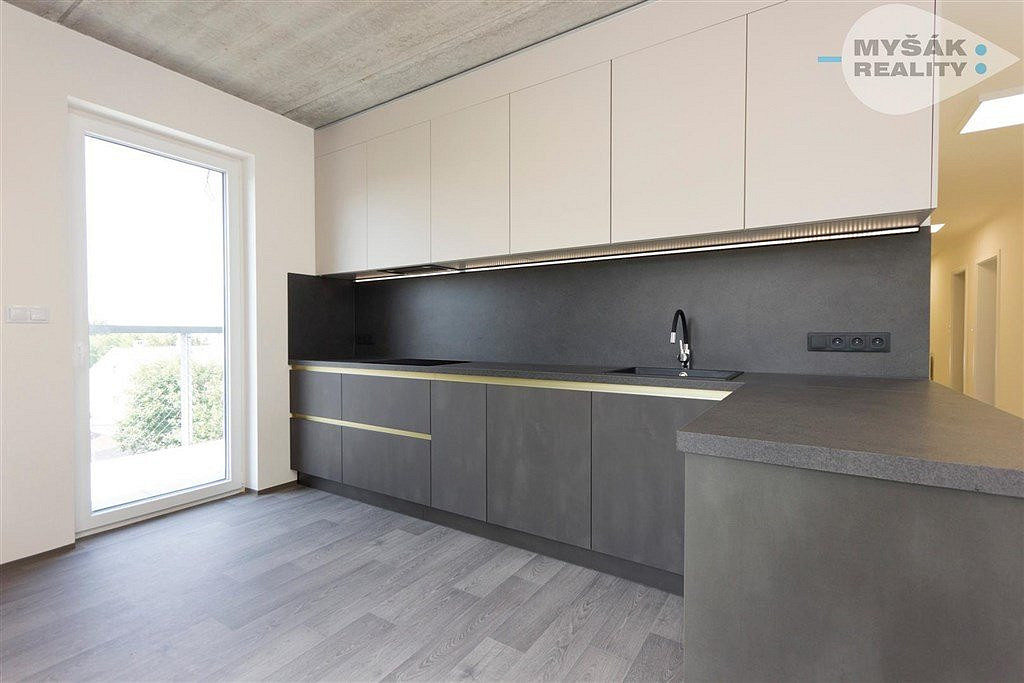 Prodej bytu 4+kk 148 m² — photo 2
