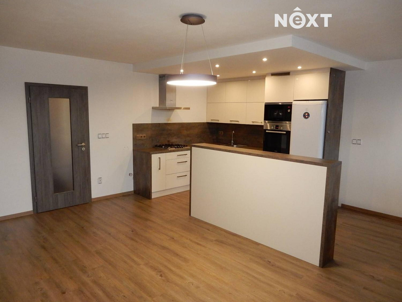 Pronájem bytu 3+kk 72 m² — photo 2