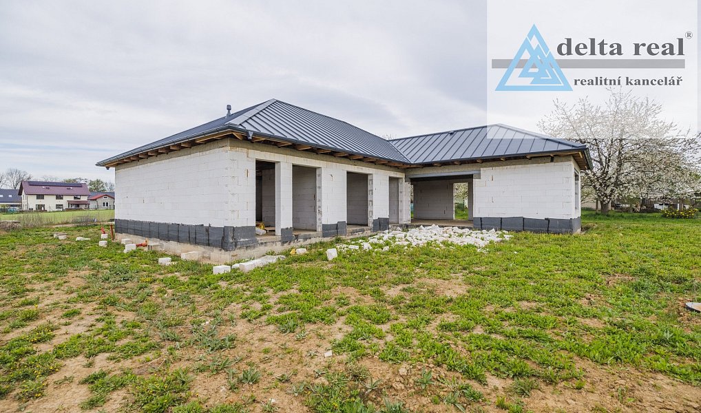 Prodej domu 221 m² s pozemkem 910 m², Loštice – náhled fotky 2