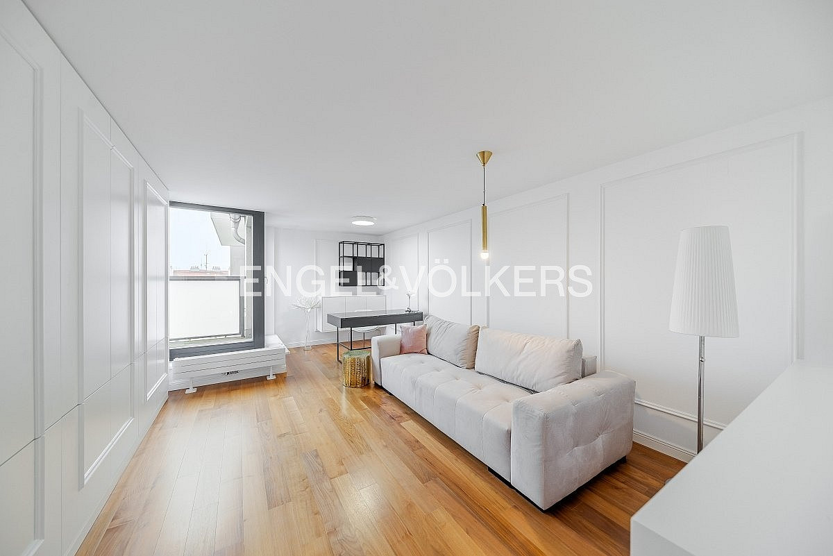 Pronájem bytu 4+kk 176 m² – fotografie 3