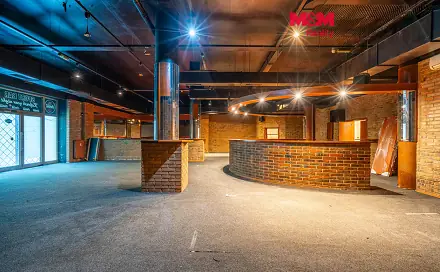 Prodej obchodních prostor 324 m², Trnkovo náměstí, Praha 5 - Hlubočepy