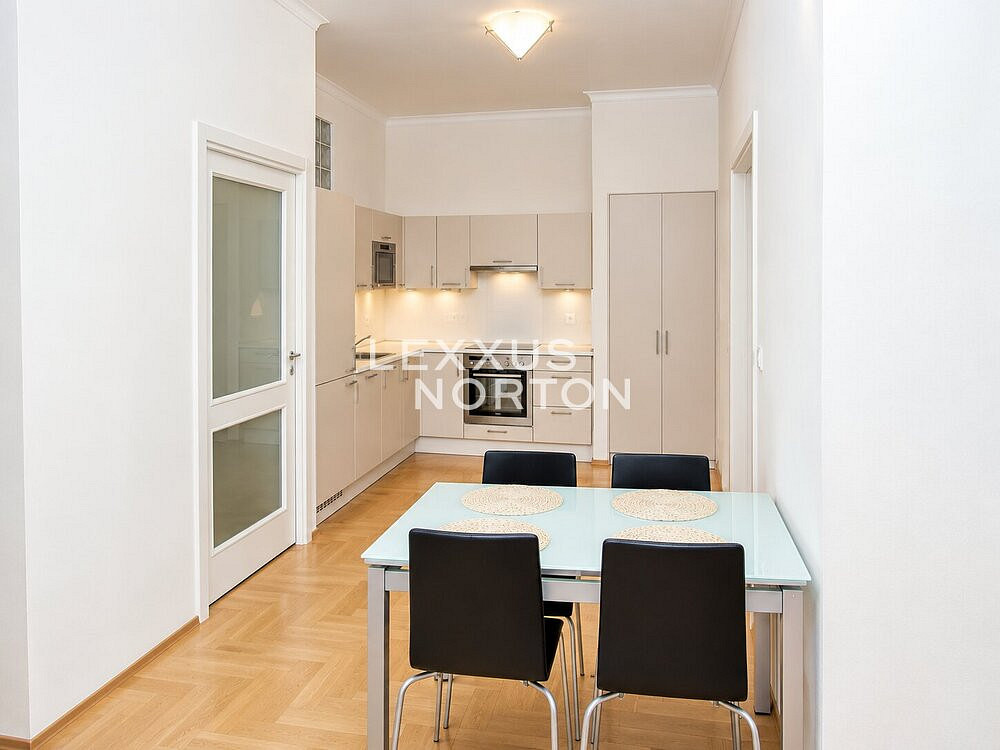 Pronájem bytu 2+kk 62 m² – fotografie 2