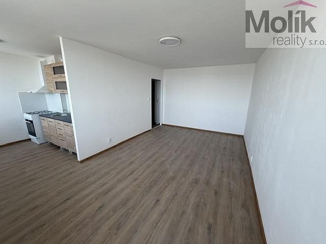 Pronájem bytu 1+kk 36 m² – fotografie 3