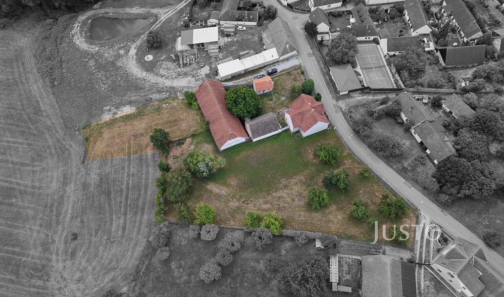 Prodej domu 514 m² s pozemkem 5 451 m², Bernartice – náhled fotky 3