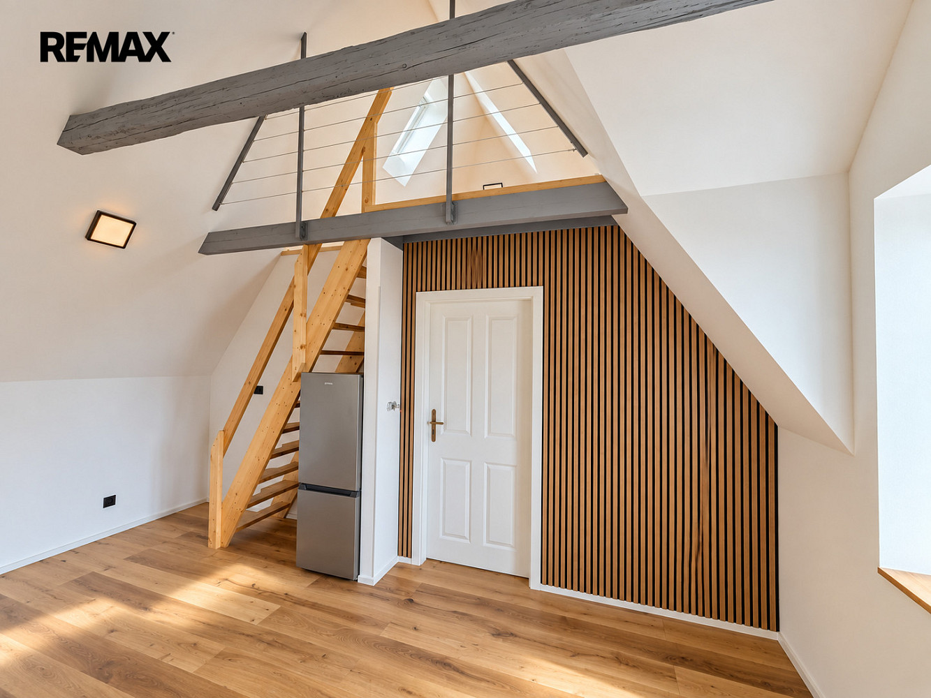 Pronájem bytu 2+kk 80 m² – fotografie 3
