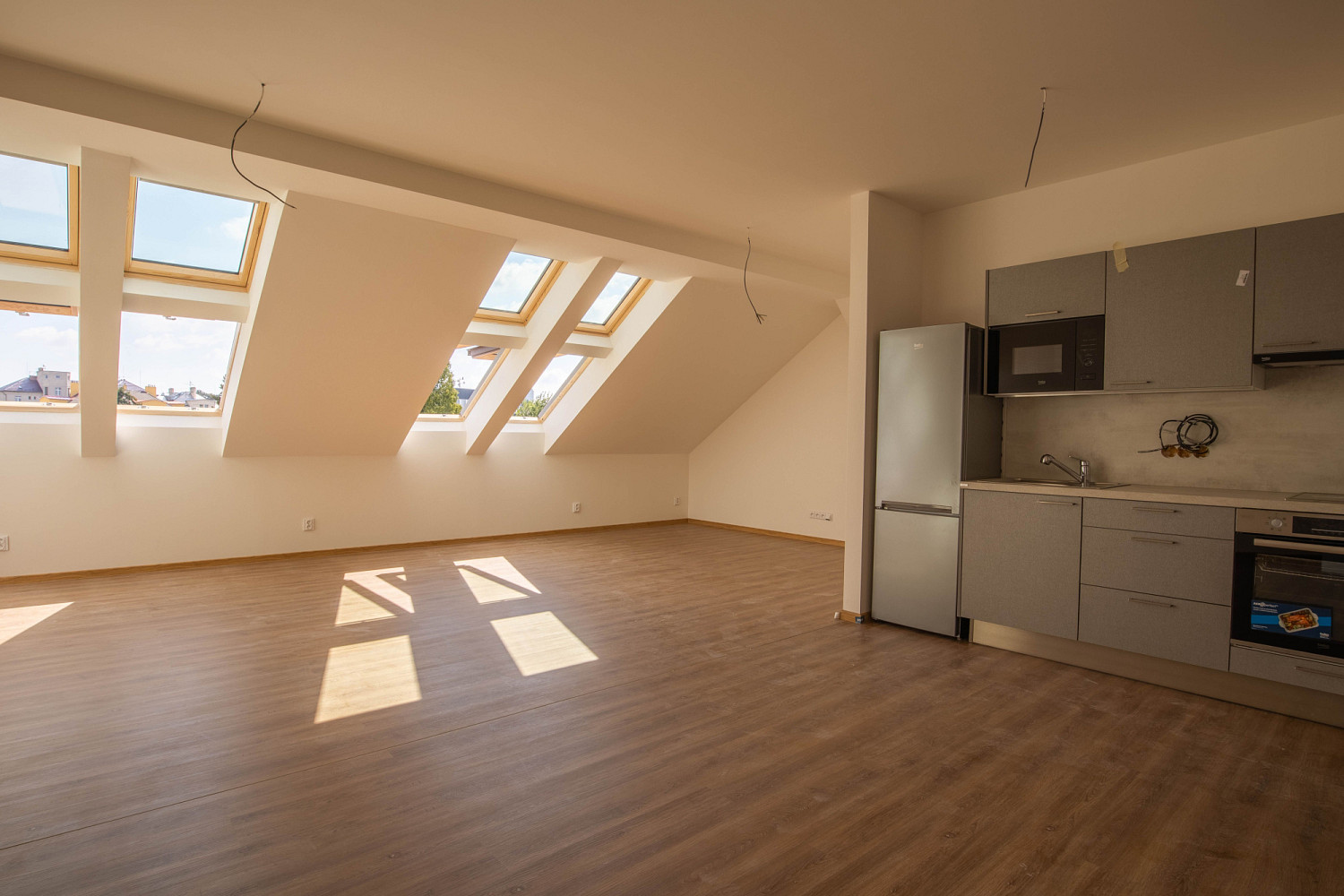 Pronájem kanceláře 63 m² – fotografie 3