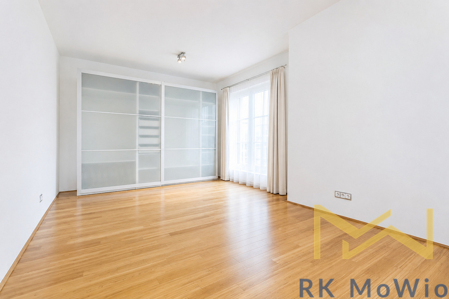 Pronájem bytu 4+kk 135 m² — photo 4