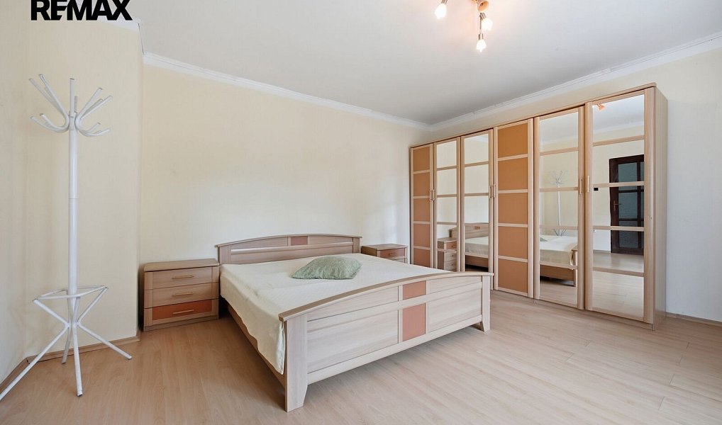 Prodej domu 240 m² s pozemkem 808 m², Karlovy Vary – náhled fotky 5