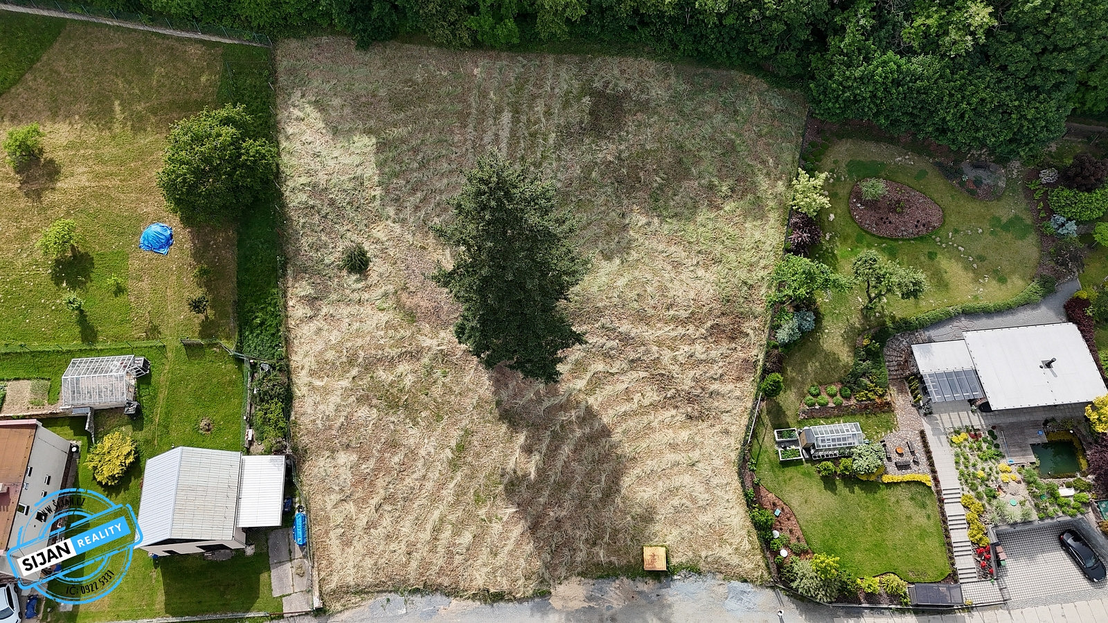 Prodej stavebního pozemku 1 311 m² – fotografie 3