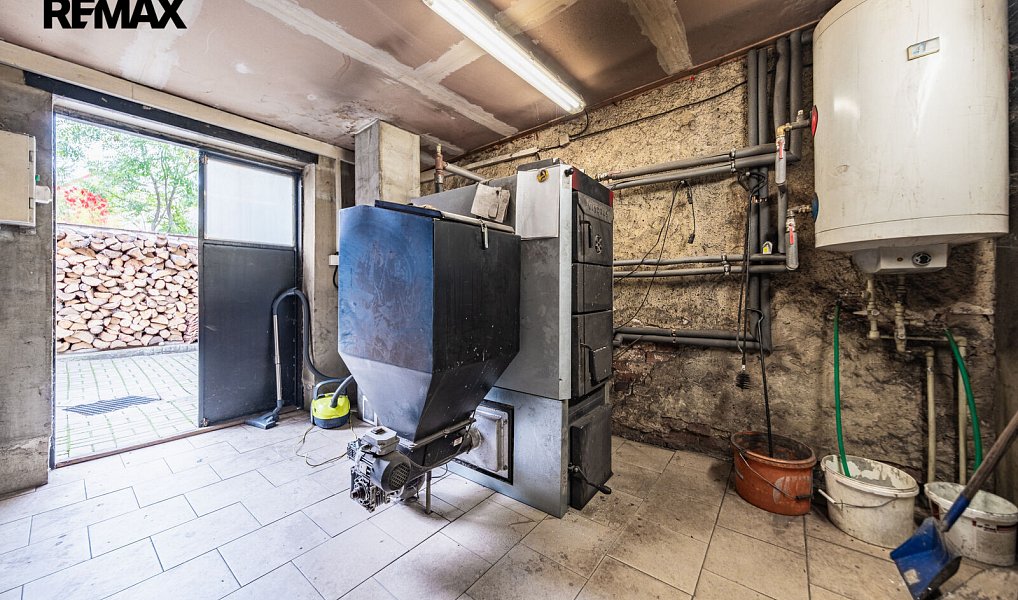 Prodej ubytovacího objektu 670 m², Zbrašín – náhled fotky 32