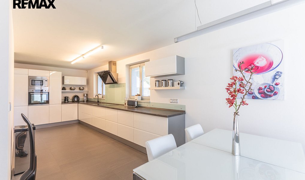 Prodej domu 227 m² s pozemkem 2 787 m², Okrouhlá – náhled fotky 6