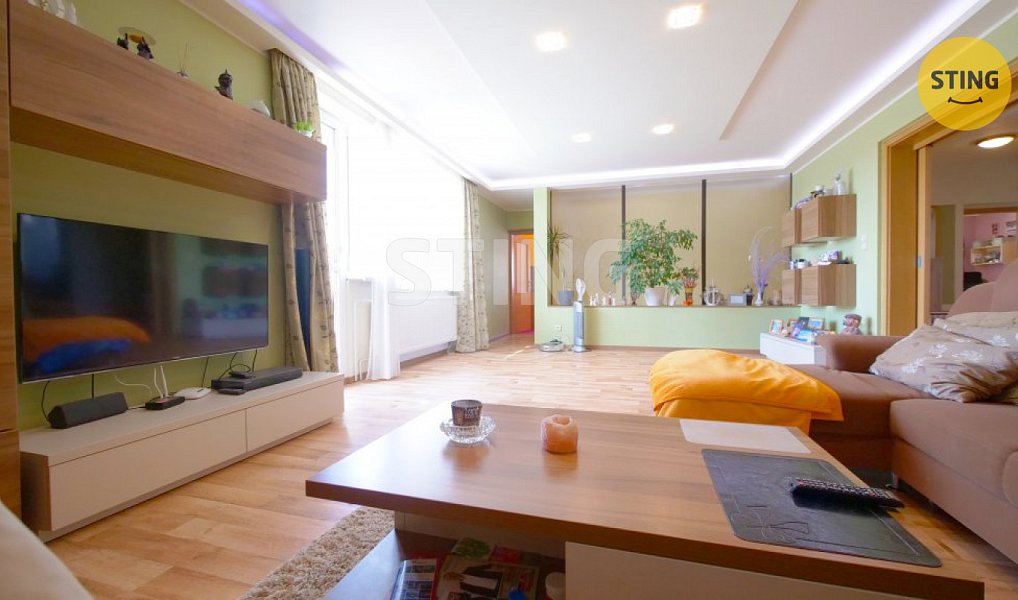 Prodej domu 295 m² s pozemkem 1 089 m², Holasovice – náhled fotky 2