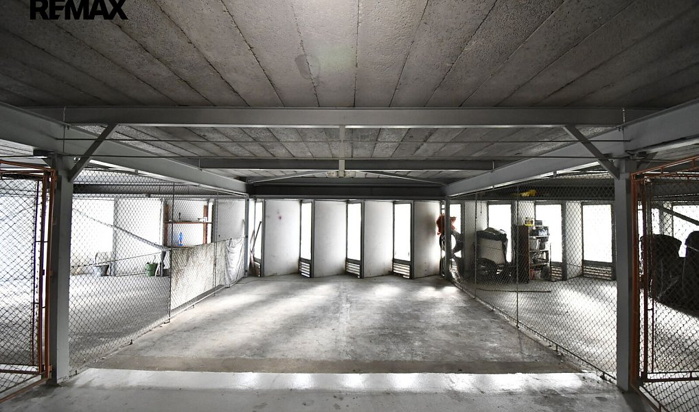 Prodej garážového stání 13 m2, ulice Mrštíkova - Hradec Králové, Hradec Králové – náhled fotky 2