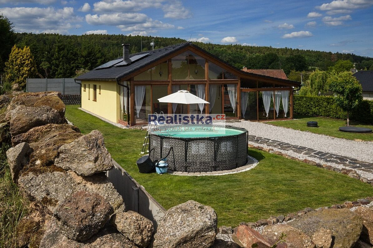 Prodej domu 142 m² s pozemkem 1 100 m²
