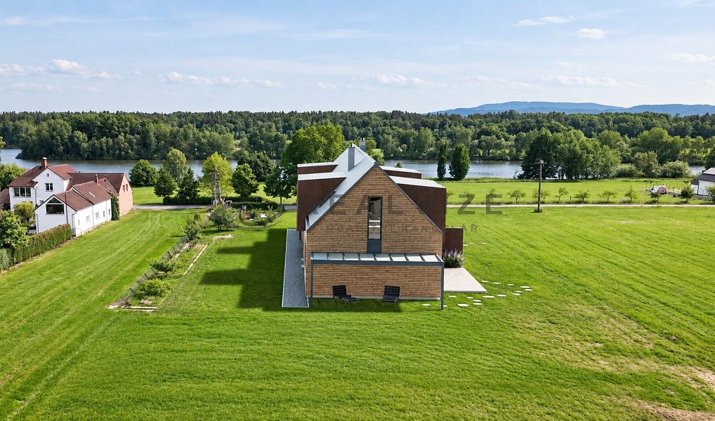 Prodej stavebního pozemku 1 435 m², Pištín – náhled fotky 3