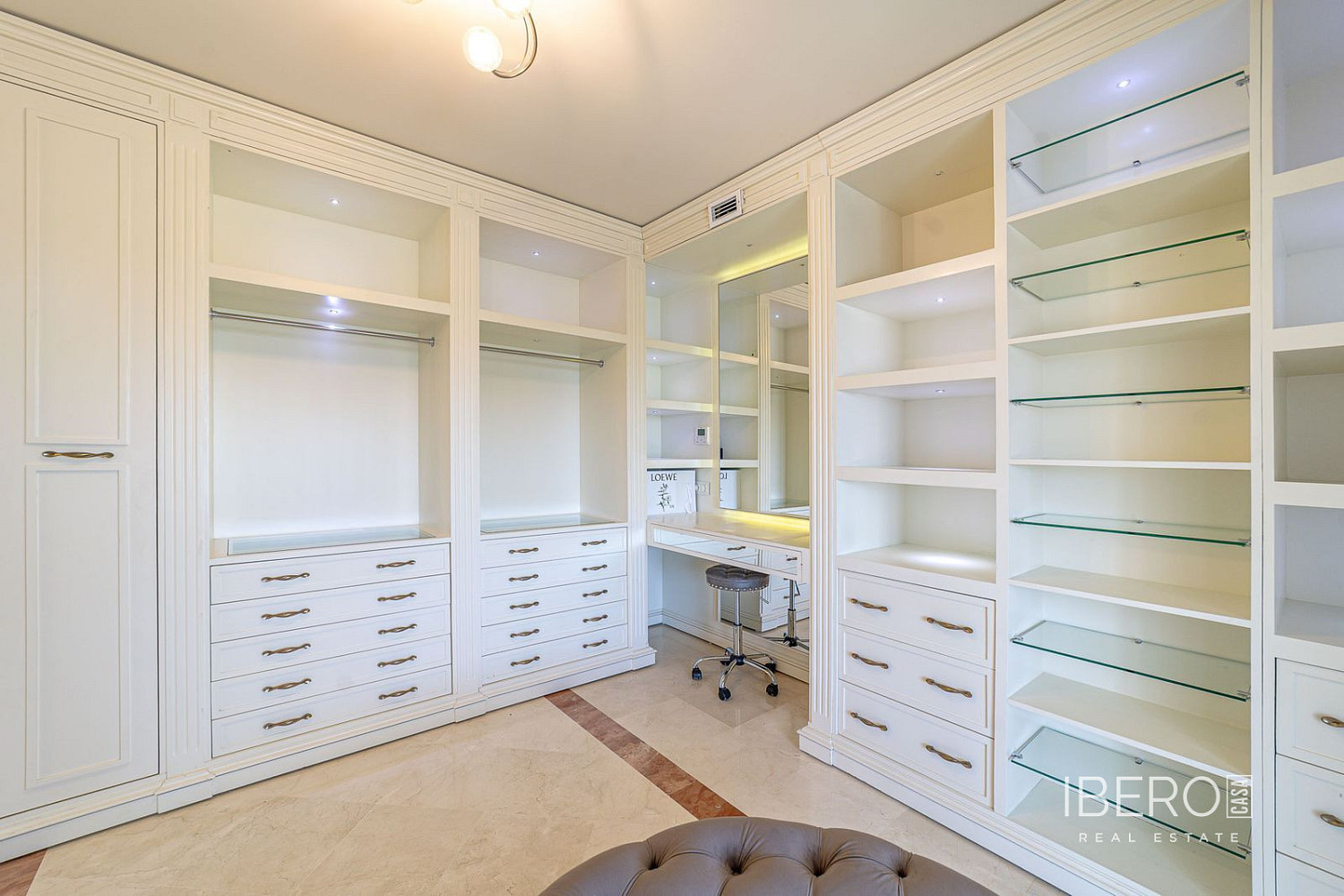Prodej domu 498 m² s pozemkem 812 m² - Więcej