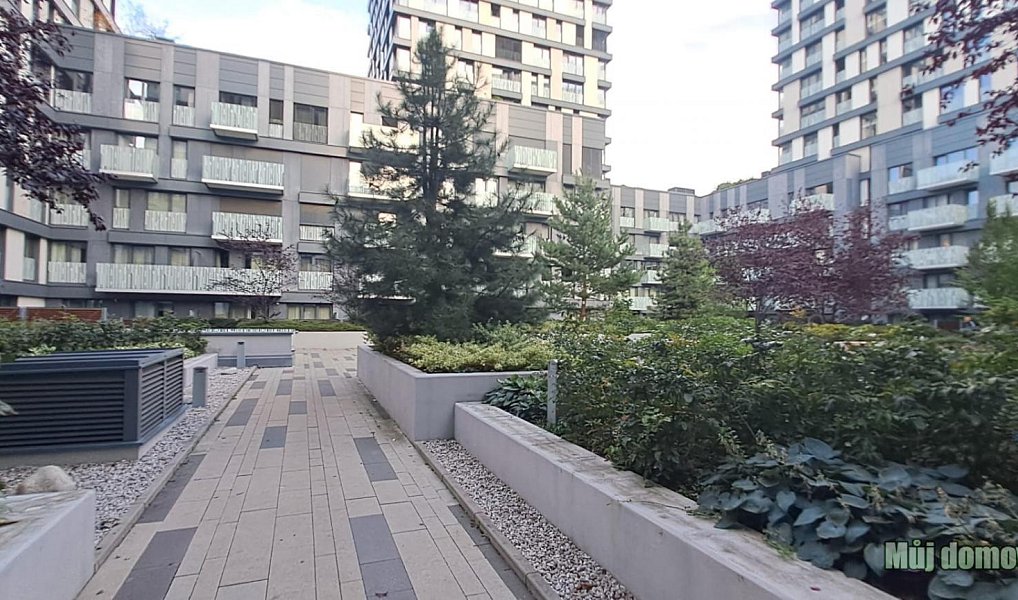 Pronájem bytu 2+1 79 m², Praha – náhled fotky 26