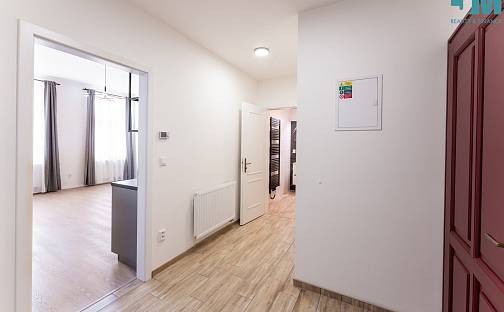 Pronájem bytu 2+kk 58 m², Karlovo nám., Třebíč - Vnitřní Město