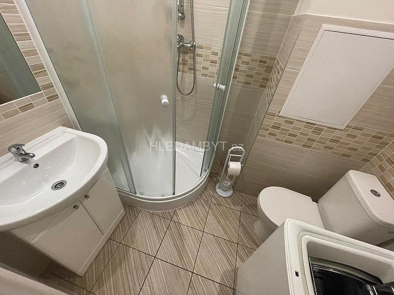 Pronájem bytu 2+kk 42 m² – fotografie 3