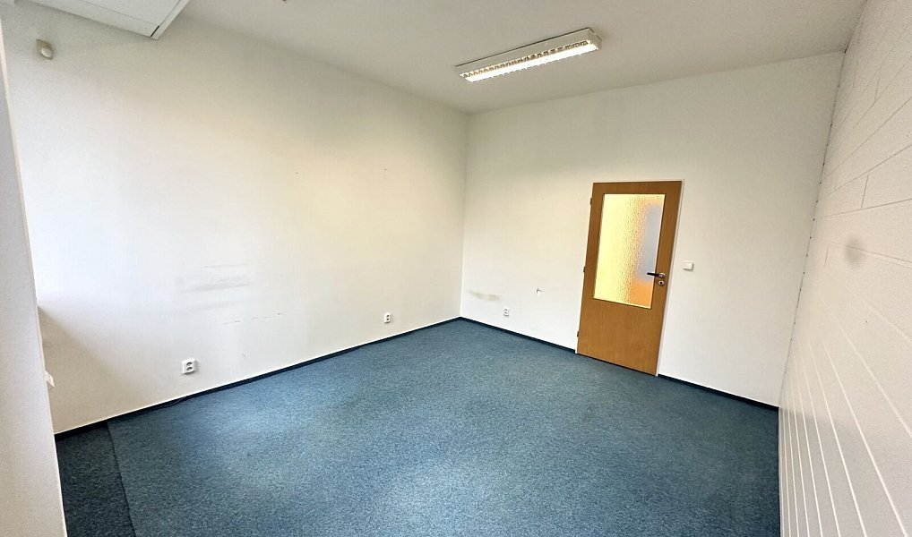 Pronájem kanceláře 19 m², Vsetín – náhled fotky 2